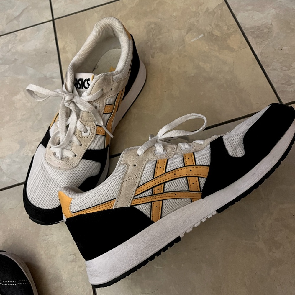 ASICS tennis shoes